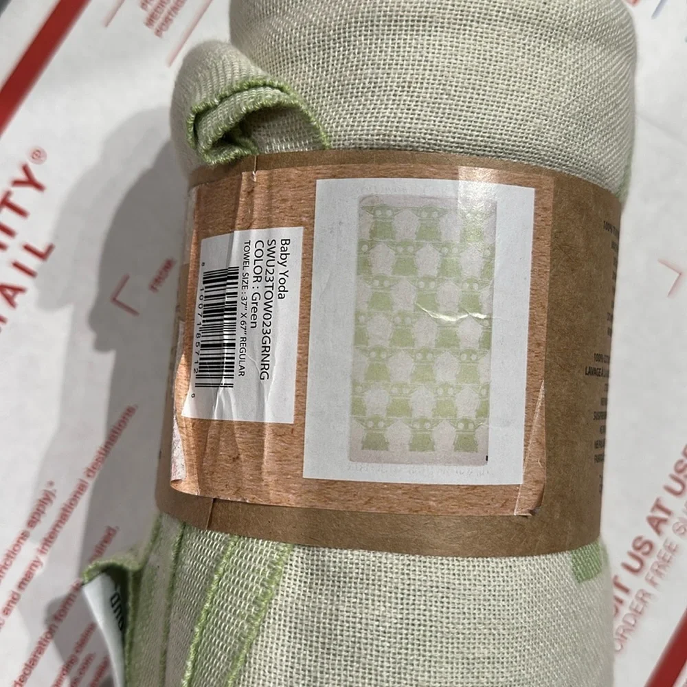 Sand Cloud x Star Wars Baby Yoda towel